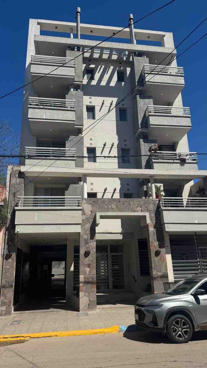 Departamento en Alquiler en Zárate (BROWN  461 2D)