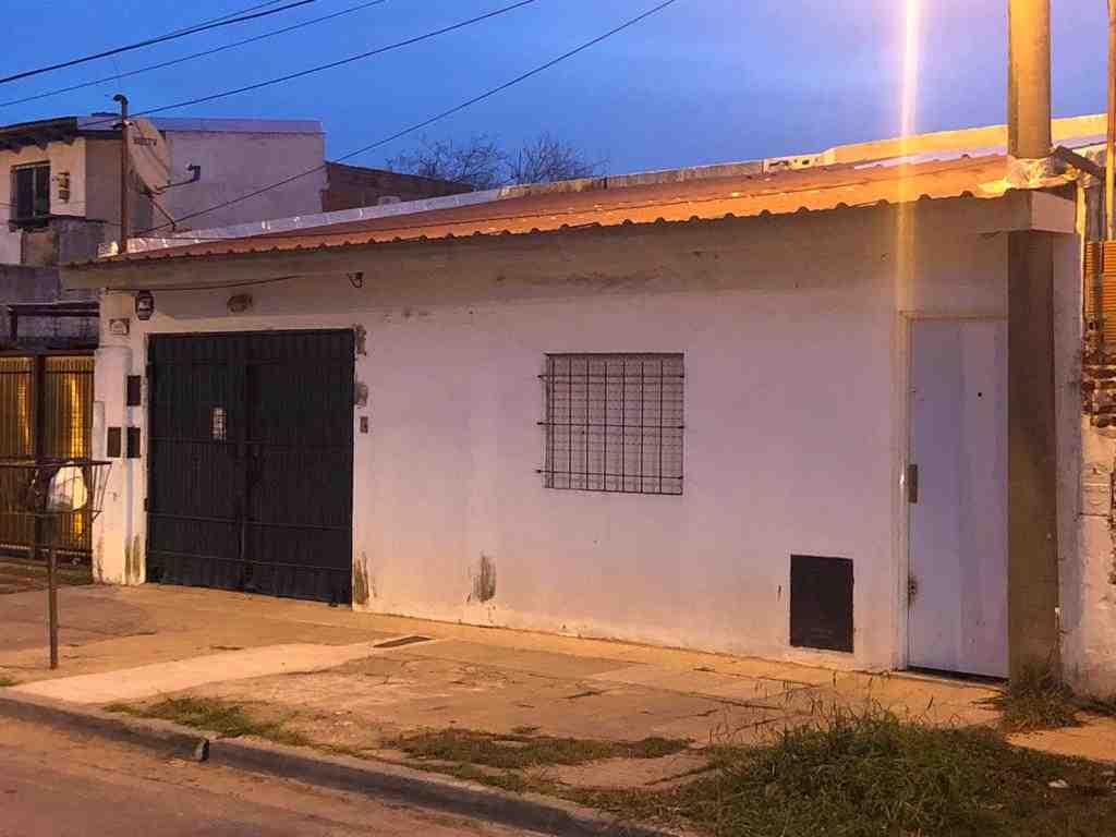 2 Casas en Venta en Zárate (Pueyrredon 1470)