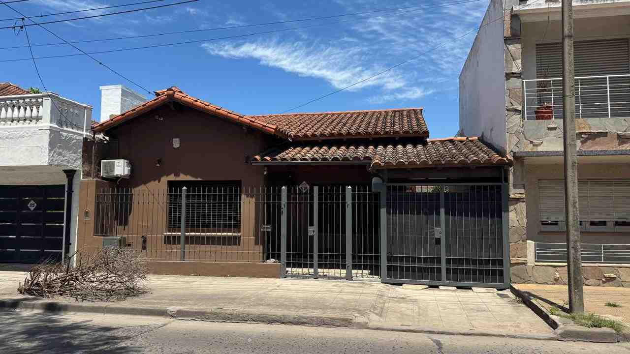 Casa en Venta en Zárate (U. Fernandez 179)