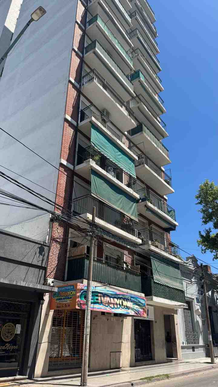 Depto. Belgrano 750 (semi piso en pleno centro)