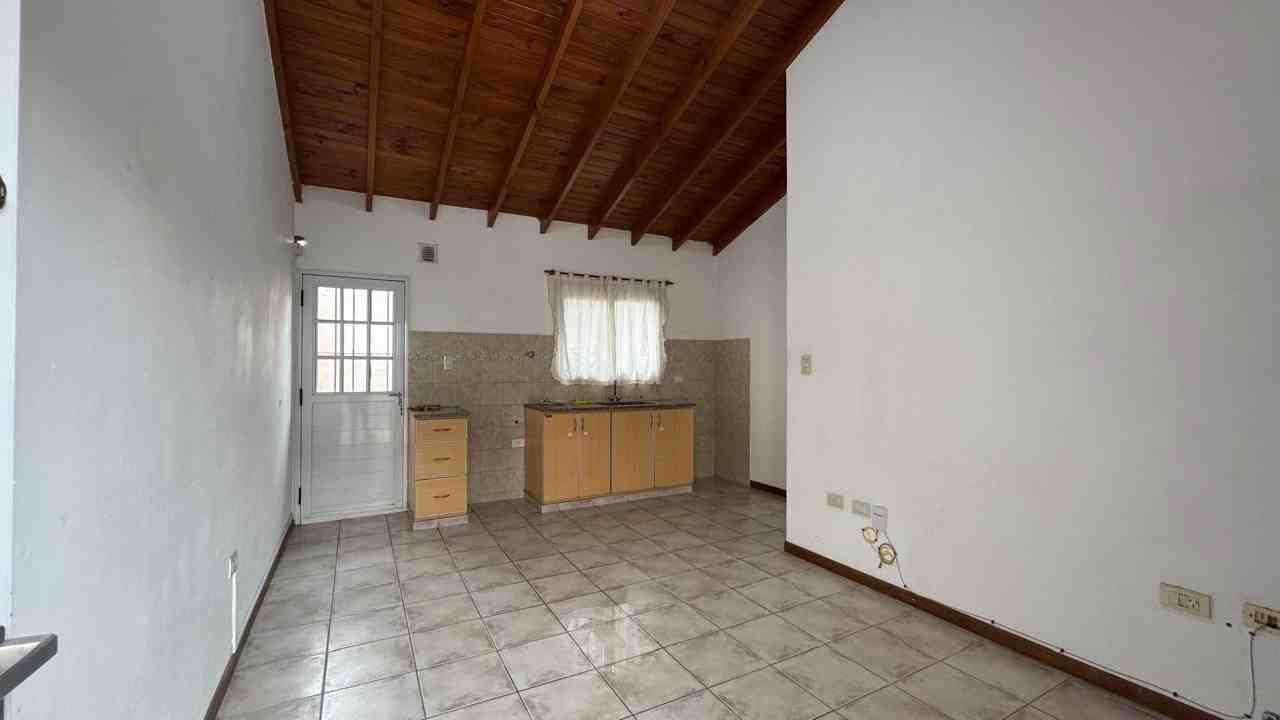 Duplex en Alquiler en Zárate (CASTELLI 1327)